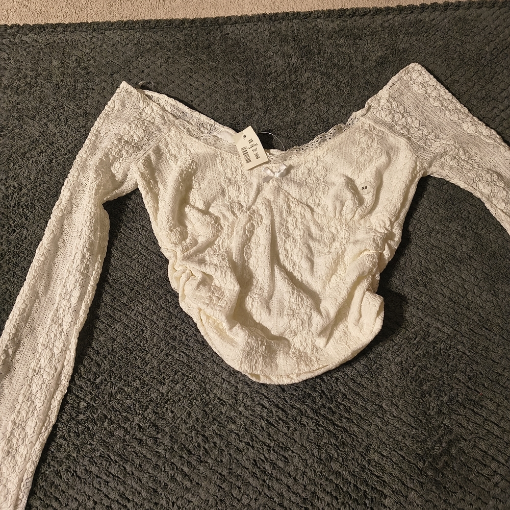 Aeropostale: Ladies Ivory Lace Off-Shoulder Top. Size XS . Nwts, Asking $20